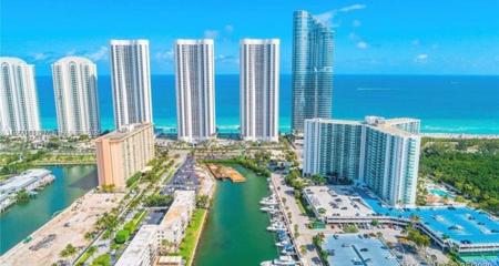 100 Bayview Dr