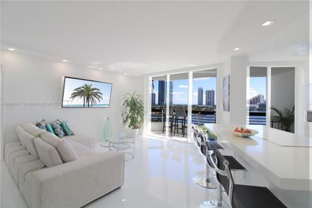 3600 Mystic Pointe Dr