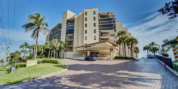 1167 Hillsboro Mile