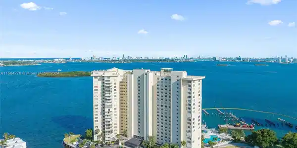 11111 Biscayne Blvd
