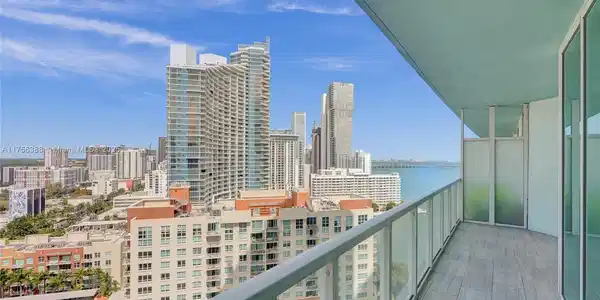 1900 N Bayshore Dr