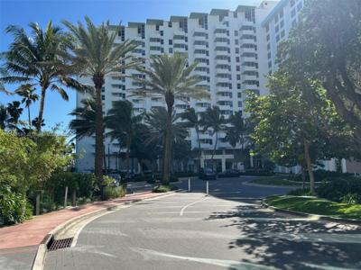 2899 Collins Ave