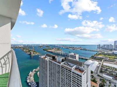 1750 N Bayshore Dr