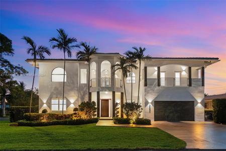 552 Palm Drive