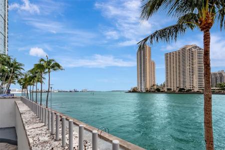 325 S Biscayne Blvd