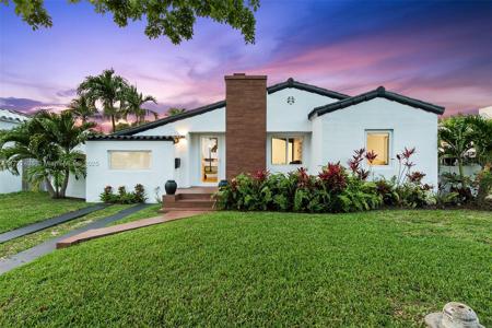 1615 Bay Dr