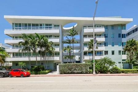 7800 Collins Ave