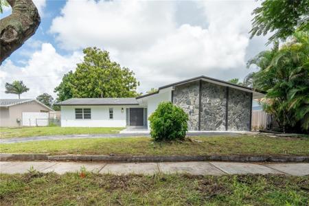 19520 Lenaire Dr