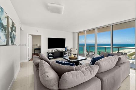 6365 Collins Ave