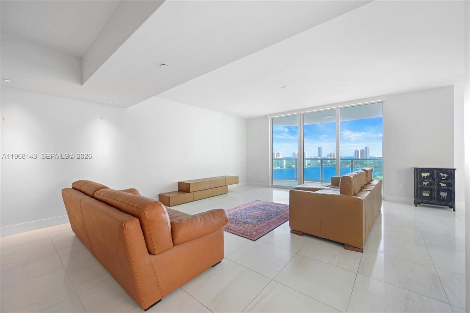 Image 4: Fabulous waterfront views from this gorgeous residence in Peninsula ll