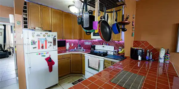 1800 79th Street Cswy