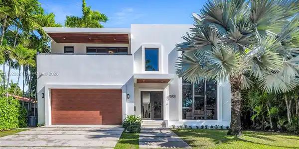 7501 Coquina Dr