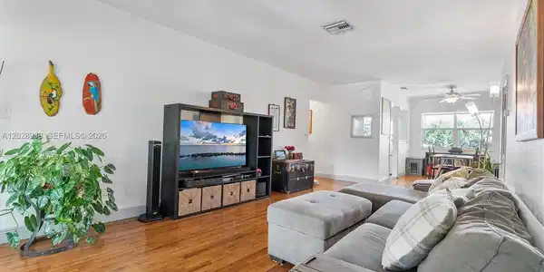 20 Park Dr