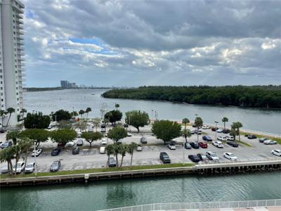 400 Kings Point Dr
