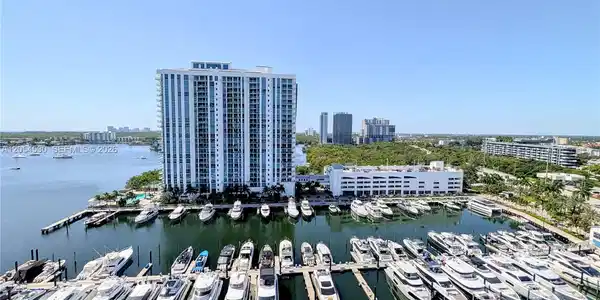 17301 Biscayne Blvd