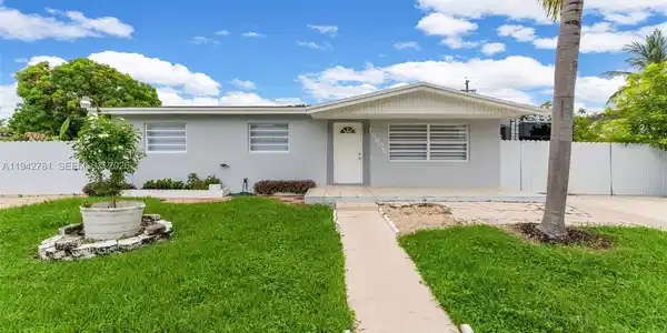 15805 SW 300th Ter