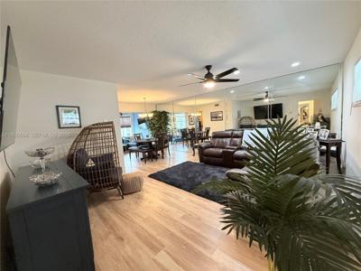 18 Colonial Club Dr