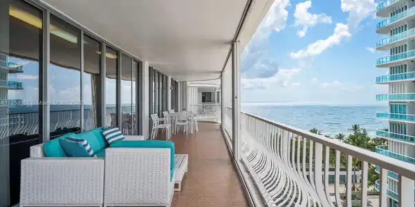10155 Collins Ave Unit 805