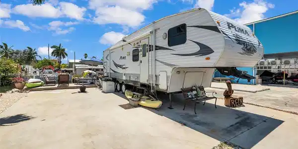 6099 Overseas Hwy 57W