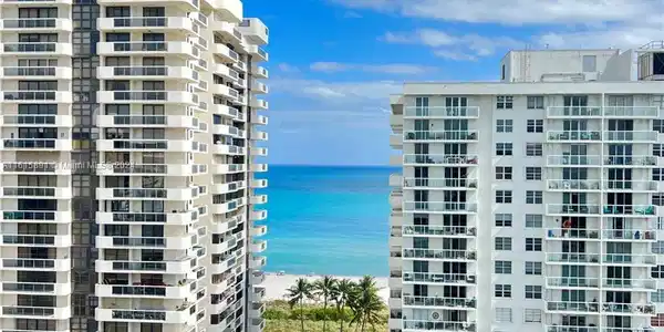 5700 Collins Ave