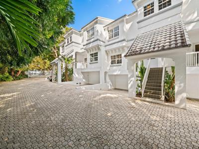1705 E Las Olas