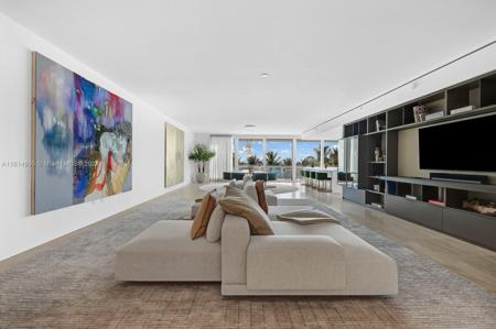 9111 Collins Ave