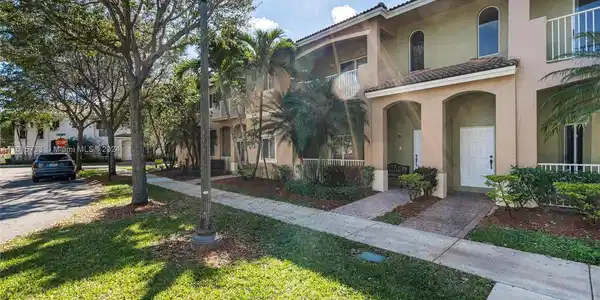 1645 SE 23rd Way