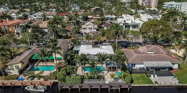 404 Coconut Isle Dr