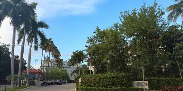 55 Ocean Lane Dr