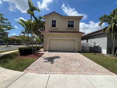 3982 NE 12th Dr