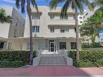 3710 Collins Ave