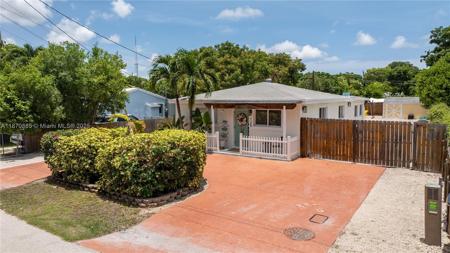 125 Harbor Dr