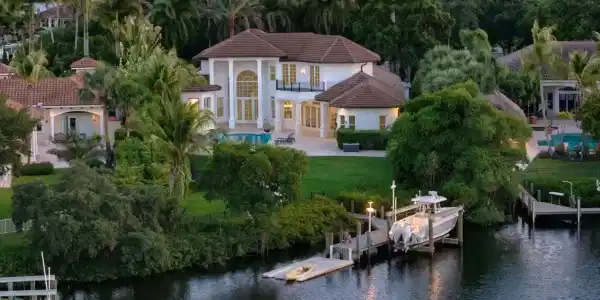 8709 SE Compass Island