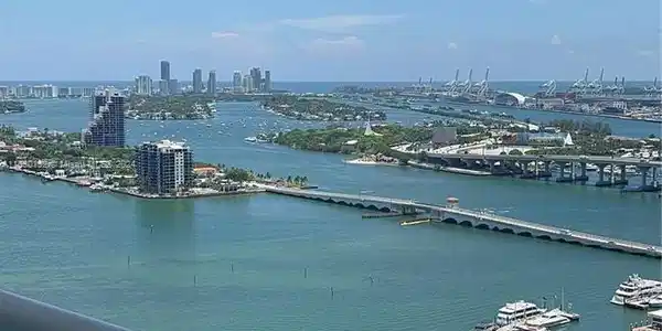1800 N Bayshore Dr