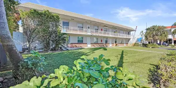 243 Castlewood Dr