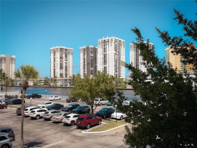 1000 Parkview