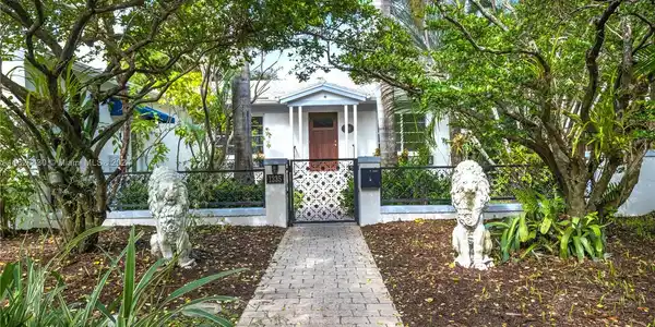 1335 Marseille Dr