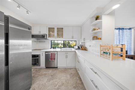17021 N Bay Rd