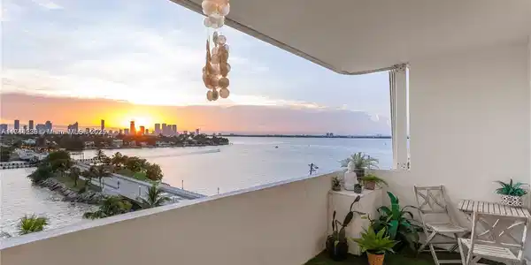 3 Island Ave