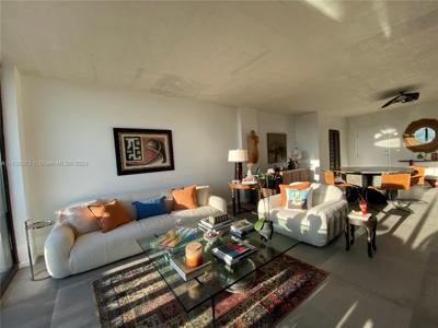 90 Edgewater Dr #607