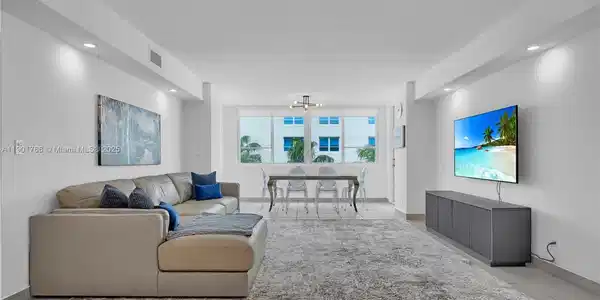 5005 Collins Ave