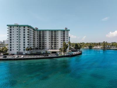 10350 W Bay Harbor Dr