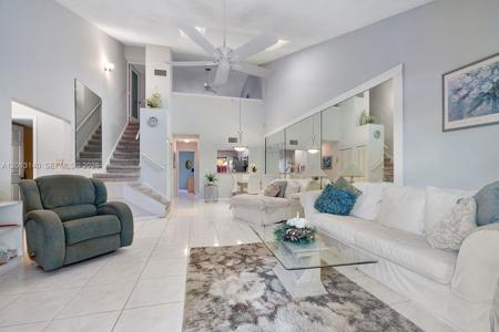 462 SE 14th St