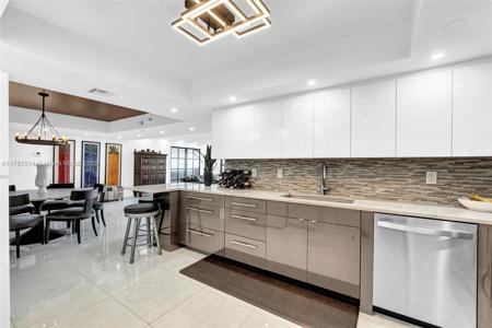 3200 Port Royale Dr N
