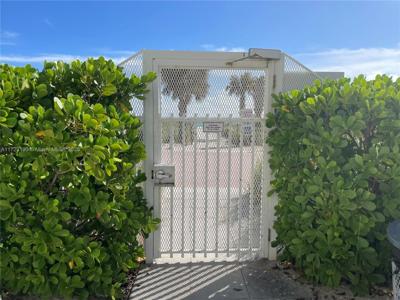 5005 Collins Ave