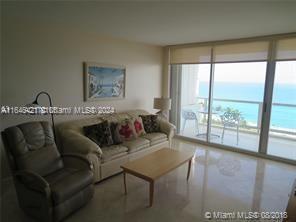 5161 Collins Ave