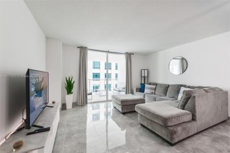 1200 Brickell Bay Dr
