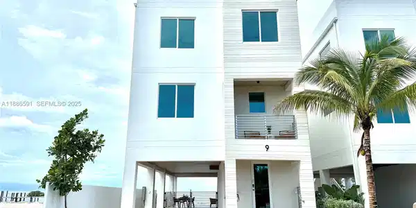 990 41st Gulf Street 9