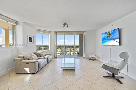 2001 N Ocean Blvd