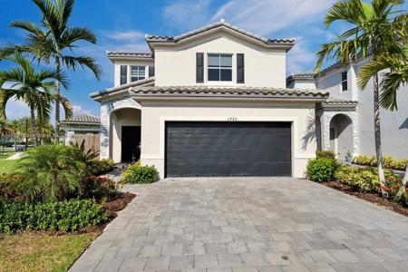 1420 SE 27th Ter
